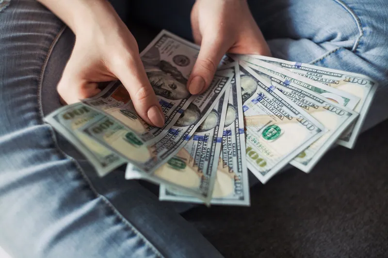 finanziamenti per startup in mano